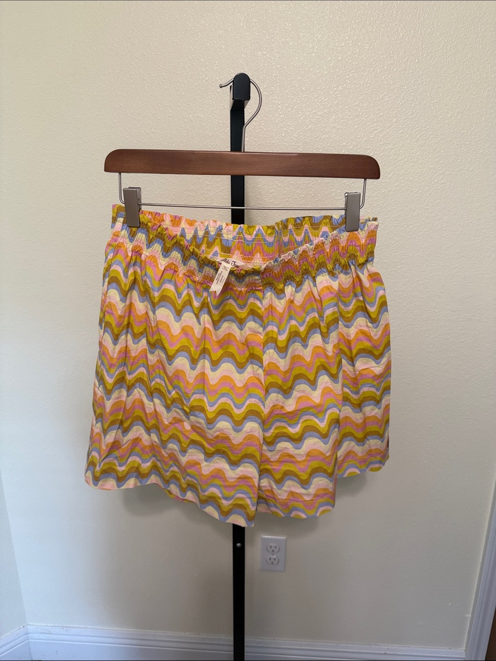 T1) Matilda, Jane 🌻Wavy Multicolor Elastic Waist Shorts